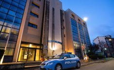 Cinque giovani non si fermano all'alt della polizia tra Comiso e Vittoria, identificati e denunciati