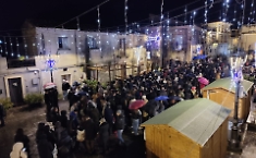 Neppure la pioggia ferma il presepe vivente di Monterosso Almo