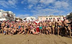 Marina di Ragusa apre l'anno con un partecipato tutto a mare