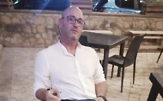 Vittoria: &egrave; alla guida di un furgone, si schianta contro un'auto perch&eacute; ha un malore. Muore 48enne