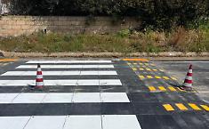 Via Cervia a Marina di Ragusa, installato il primo passaggio pedonale sicuro