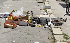 Piazza Solferino abbandonata e nel degrado dopo il mercato, Ragusa in Movimento: "Basta con queste scene"