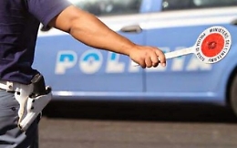 Colpi di pistola contro la saracinesca di una vetreria di via D'Ossuna