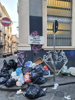 Catania invasa dai rifiuti