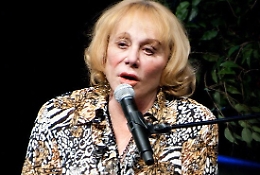 Coronavirus, quelle strane coincidenze nelle "Profezie" di Sylvia Browne