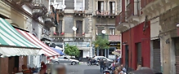 Catania, raid punitivo per appartamento conteso: 3 feriti e 2 arresti