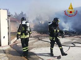 Ragusa, rogo nel piazzale di una ditta di autotrasporti