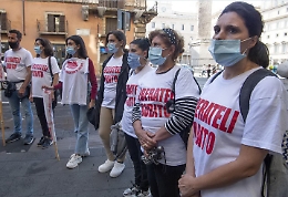 Dopo 72 giorni i pescatori siciliani sequestrati in Libia riescono a parlare coi familiari