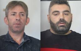 Catania. botte e minacce con un coltello a un 18enne per rubargli lo smartphone: arrestati