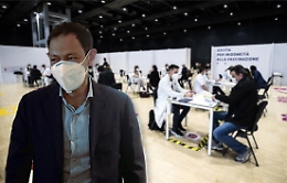 Categorie essenziali, piano vaccini per 700.000 siciliani. Razza: «Ecco le priorità»