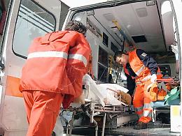 Palermo, cade in un tombino lasciato aperto, grave un uomo