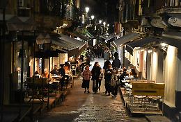 Pub ancora affollati in Sicilia, ma il decreto li sospende in tutta Italia