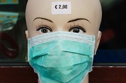 Le mascherine? Un'«arma» per la fase 2: ma in Sicilia sono introvabili