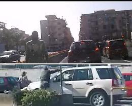 Catania: semafori di nuovo invasi dai lavavetri