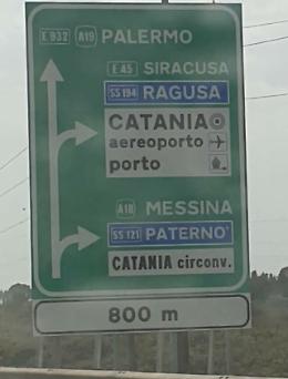 Catania: errore ortografico nella segnaletica stradale