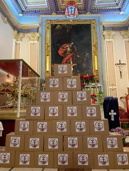 Licata, la Confraternita di San Girolamo dona 35 pacchi di cibo alle famiglie bisogne