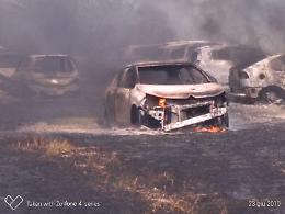 Incendio ad Eloro manda in fumo una quarantina di auto
