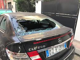 Vetri in frantumi nell'auto del vicesindaco di S. Teresa di Riva