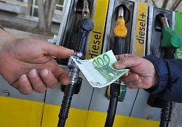 Auto,  stangata sul diesel: da gennaio stesse accise della benzina
