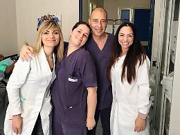 Medici e infermieri nell'ambulatorio "solidale" per mamme in difficoltà