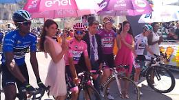 Giro d'Italia, attesa sull'Etna per l'arrivo della quarta tappa