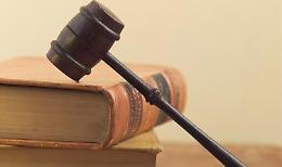 Rinuncia all'eredità del padre ma poi se ne pente, il Tribunale: «Troppo tardi»