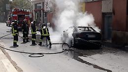 Vittoria: auto in fiamme in Via Generale Cascino