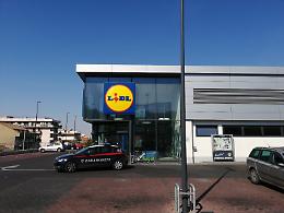 Un autotrasportatore rimane chiuso nottetempo nella cella frigorifera del proprio mezzo: salvo in extremis