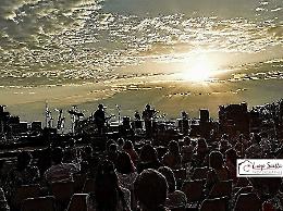 La musica di  Diodato all'alba nel teatro di Tindari: che spettacolo all'Indigeno Fest