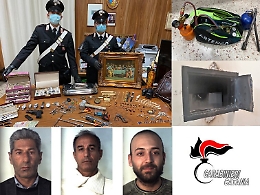 Catania, tre topi d'appartamento bloccati mentre si spartivano il bottino