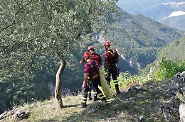 Cade in un dirupo durante battuta di caccia e muore nel Messinese