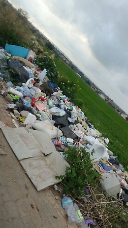 Ecco la discarica che cresce nella zona artigianale di Comiso