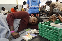 Sea Watch: migranti sempre più disperati, ma a Lampedusa continuano gli sbarchi