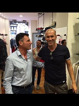 Il riposo del tecnico campione d'Europa, Zidane &egrave; in vacanza a Taormina