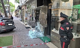 Quarantadue &ldquo;spaccate&rdquo; con l'auto ariete in mezza Sicilia: 13 arresti tra catanesi e romeni