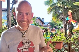 Camminando, camminando Andrea cerca di vincere la sfida contro il cancro