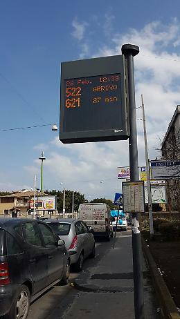 «L'Amt, un'azienda assurda. Si può prendere un bus (sporco) alle 12 per arrivare al lavoro alle 14?»