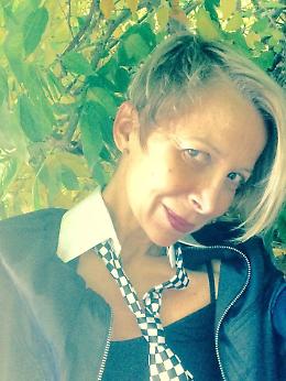 La full immersion  nell'Atlante degli abiti dismessi  di Elvira Seminara