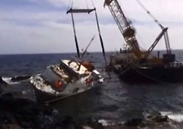 Linosa, disincagliato il peschereccio arenato