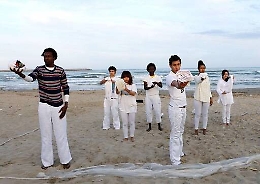 &rdquo;Restituiscimi la mappa delle stelle&rdquo; Alla Plaia la preghiera laica dei migranti