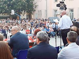 Sanità, sindaci in piazza contro i "tagli" 
E il gruppo Pd all'Ars medita passo indietro