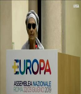 Emma Bonino si accascia subito dopo intervento ad assemblea +Europa