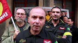 La protesta dei vigili del fuoco della Usb: &laquo;Meno medaglie e pi&ugrave; mezzi&raquo;