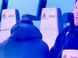 Bufera sul Papu Gomez: canta l'inno della Juve poco prima del match contro l'Atalanta