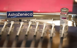 La prof vaccinata con il Lotto Astrazeneca "incriminato":  «Sto benissimo e non ho avuto alcun problema»