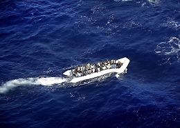 Migranti, è già assalto alle coste siciliane: «Rischio arrivi di massa»