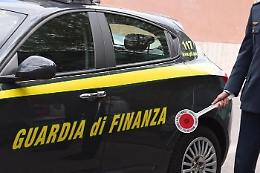 Pellet contraffatto e bombole di gas sequestrati nel Siracusano: 3 denunciati