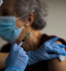 Vaccini agli over 60, Sicilia maglia nera  Gimbe: sono i più esposti a variante Delta