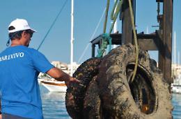Ambiente, da Pantelleria parte viaggio alla ricerca dei rifiuti permanenti