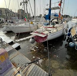 Palermo, liquami e cattivo odore nelle acque della Cala